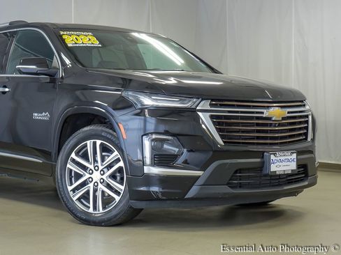 Used 2023 Chevrolet Traverse High Country AWD/4WD image 3