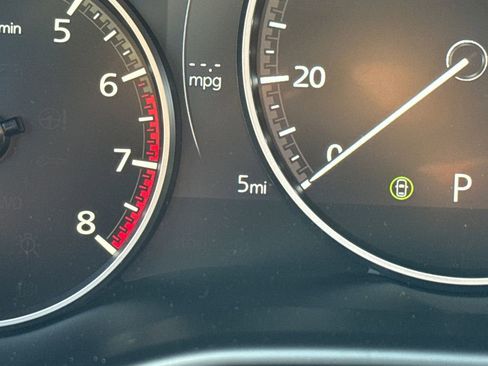 New 2026 MAZDA MAZDA3 Hatchback w/Premium Plus Pkg image 10