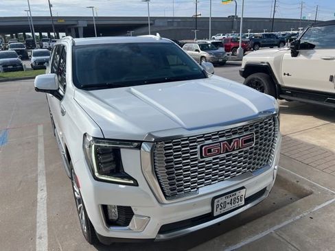 Used 2021 GMC Yukon XL Denali AWD/4WD image 4