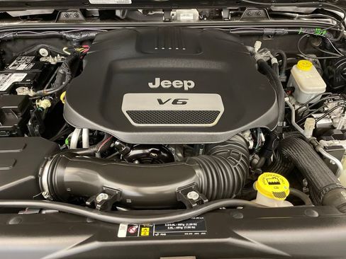 Used 2018 Jeep Wrangler Unlimited Sport S AWD/4WD image 26