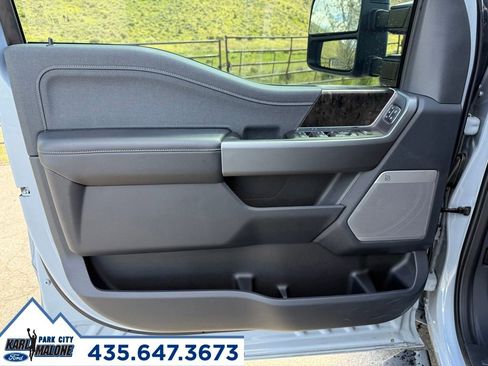 Used 2025 Ford F350 Lariat w/ Lariat Ultimate Package AWD/4WD image 13