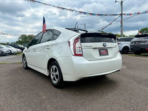 Used 2012 Toyota Prius Four FWD image 3