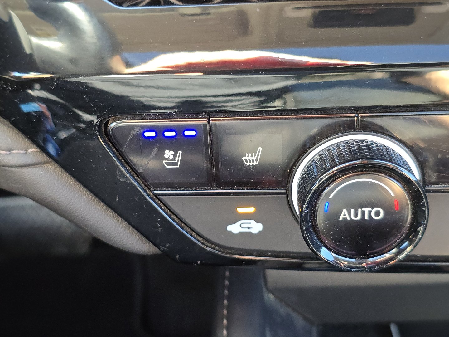 Certified 2025 Honda Accord Touring image 6