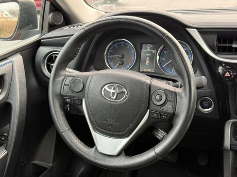 Used 2018 Toyota Corolla XSE image 14