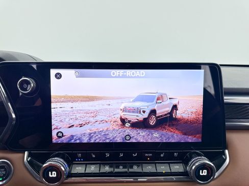 Used 2023 GMC Canyon AT4 w/ AT4 Premium Package AWD/4WD image 8