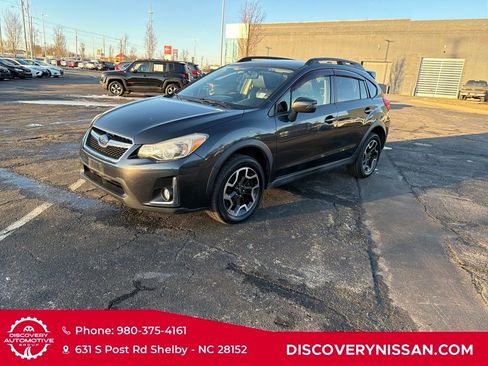Used 2017 Subaru Crosstrek 2.0i Limited image 2