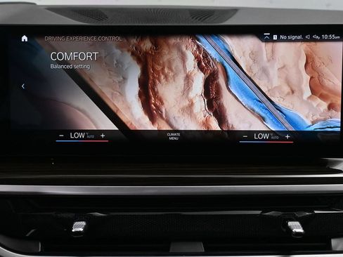 Used 2023 BMW X7 xDrive40i w/ Premium Package AWD/4WD image 41