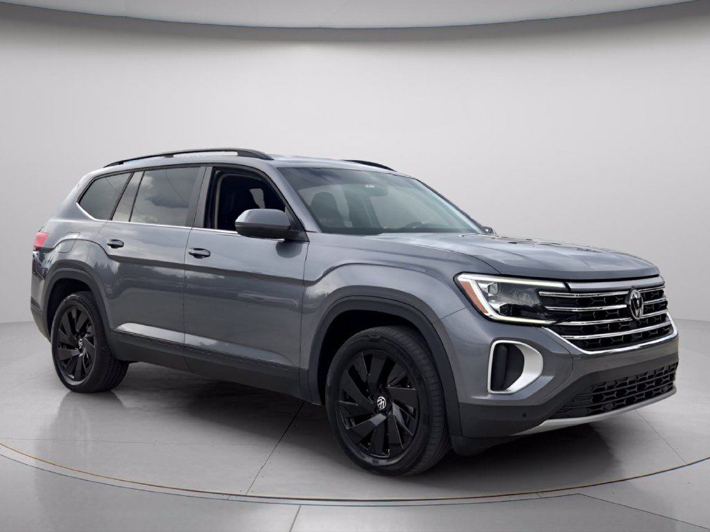 Certified 2024 Volkswagen Atlas SE w/ Black Wheel Package FWD image 8