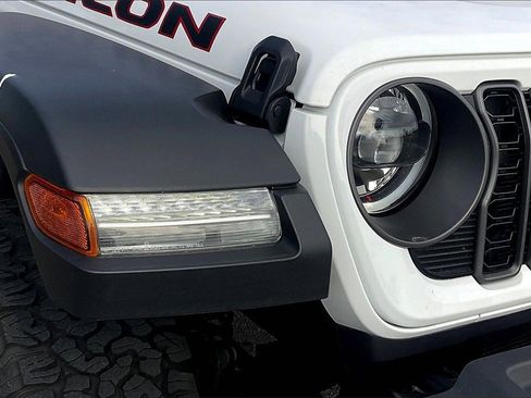 Used 2024 Jeep Wrangler Unlimited Rubicon image 8