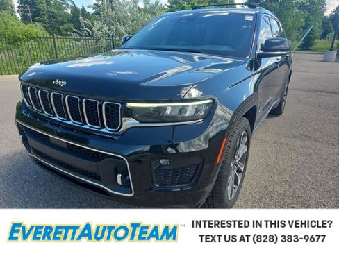 Used 2023 Jeep Grand Cherokee L Overland w/ Luxury Tech Group IV AWD/4WD image 1