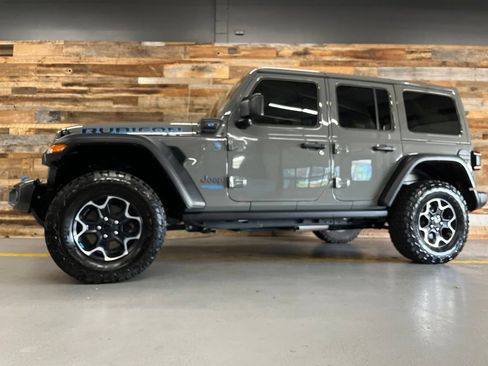 Used 2022 Jeep Wrangler Unlimited Rubicon 4xe w/ Cold Weather Group AWD/4WD image 21