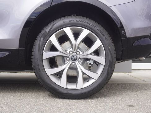 New 2026 Land Rover Discovery Sport Landmark AWD/4WD image 33