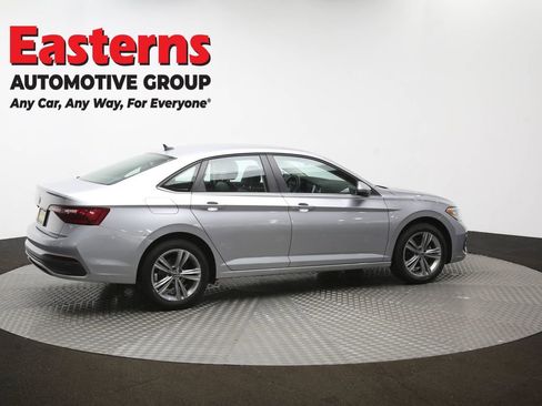 Used 2024 Volkswagen Jetta SE image 41