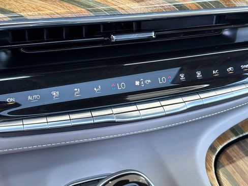 Used 2021 Cadillac Escalade Premium Luxury Platinum image 28