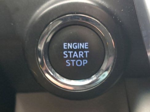 Used 2015 Toyota Camry XLE image 25