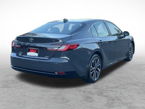 Used 2025 Toyota Camry XLE image 8