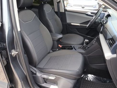Certified 2023 Volkswagen Taos SE FWD image 21