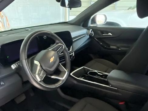 Used 2025 Chevrolet Equinox LT AWD/4WD image 7