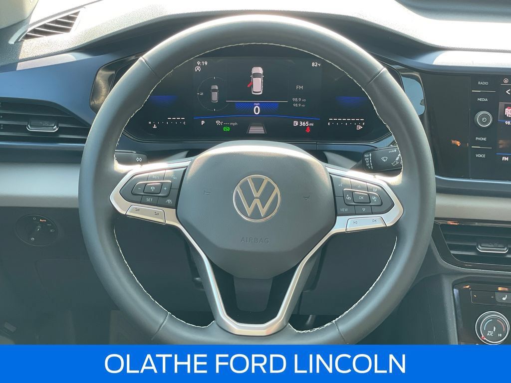 Used 2023 Volkswagen Taos SE FWD image 28