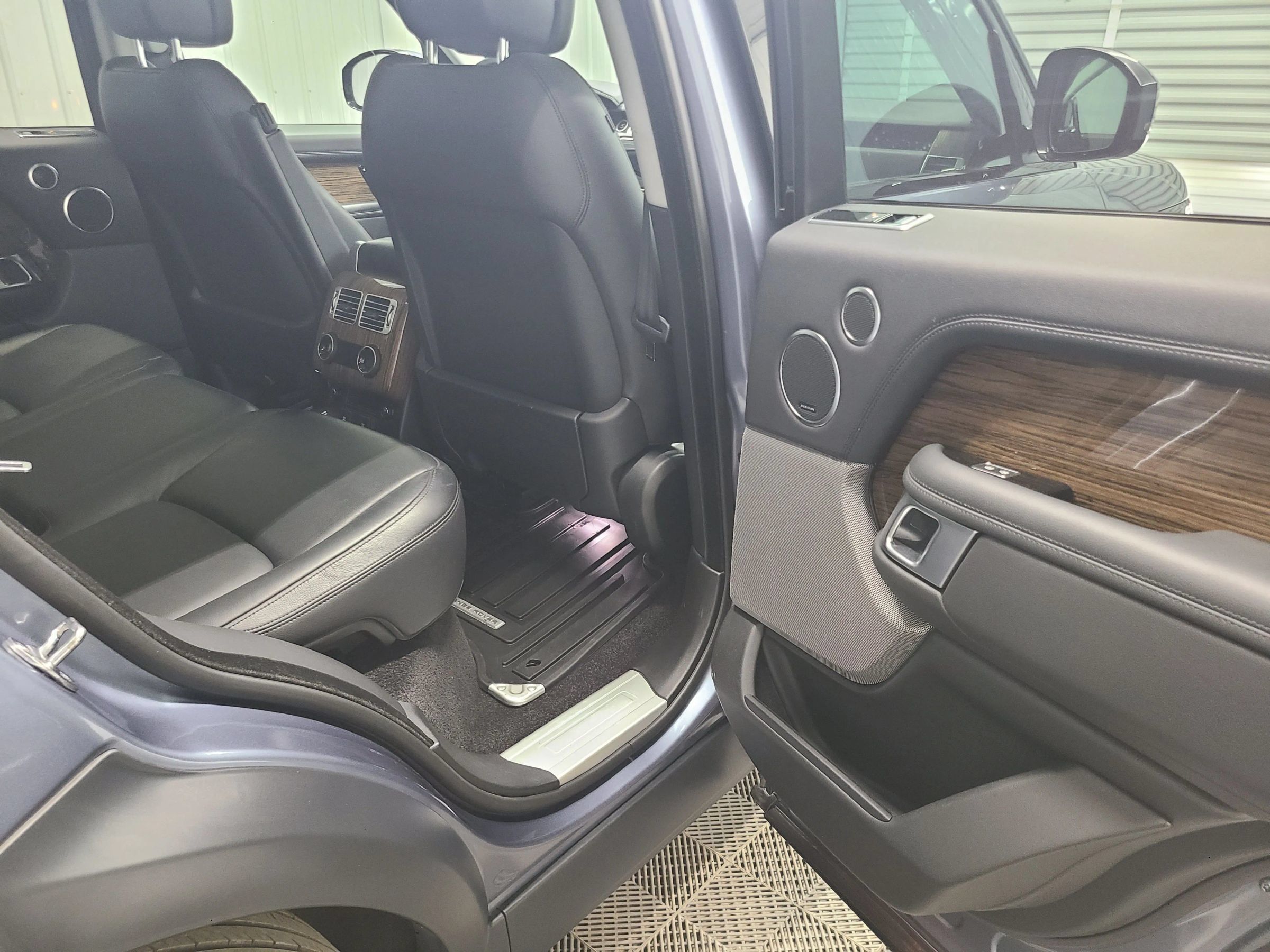 Used 2021 Land Rover Range Rover AWD/4WD image 40