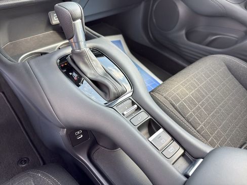 Certified 2025 Honda HR-V LX image 15