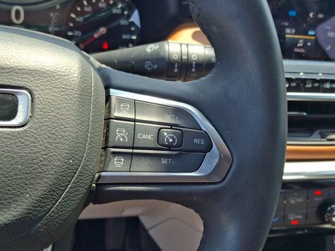 Used 2023 Jeep Compass Limited AWD/4WD image 23