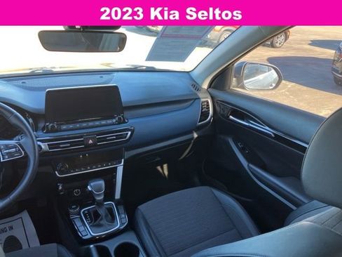 Used 2023 Kia Seltos S w/ Navigation Package image 19