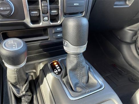 Used 2022 Jeep Gladiator Willys image 20