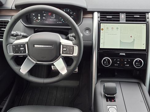 New 2026 Land Rover Discovery Dynamic SE image 27