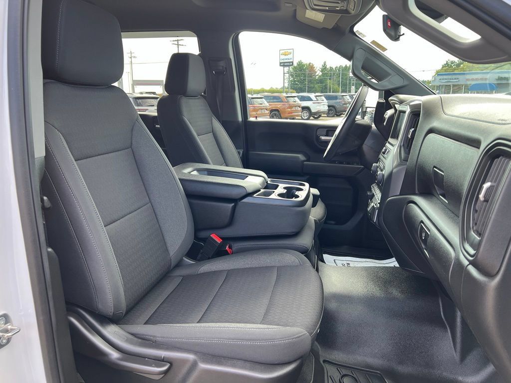 Used 2024 Chevrolet Silverado 2500 Custom w/ Custom Convenience Package AWD/4WD image 11
