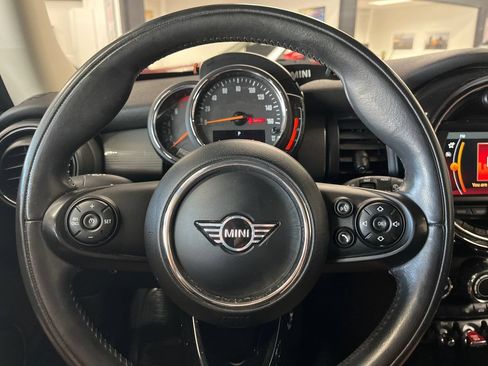 Used 2019 MINI Cooper 2-Door Hardtop FWD image 41