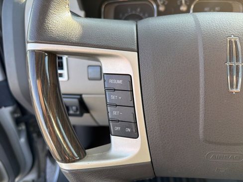 Used 2009 Lincoln MKX Base image 30