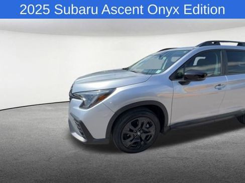 Used 2025 Subaru Ascent Onyx Edition w/ Onyx Package AWD/4WD image 4