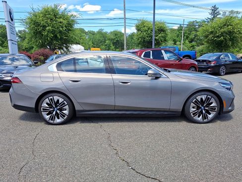Used 2025 BMW i5 xDrive40 w/ Premium Package AWD/4WD image 8
