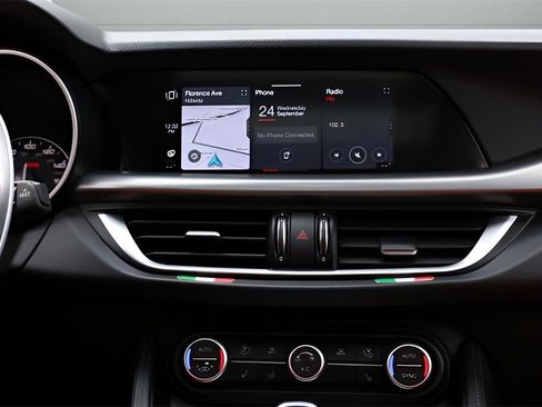 Used 2023 Alfa Romeo Stelvio Veloce image 43