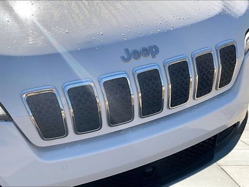Used 2019 Jeep Cherokee Limited w/ Technology Group FWD image 23