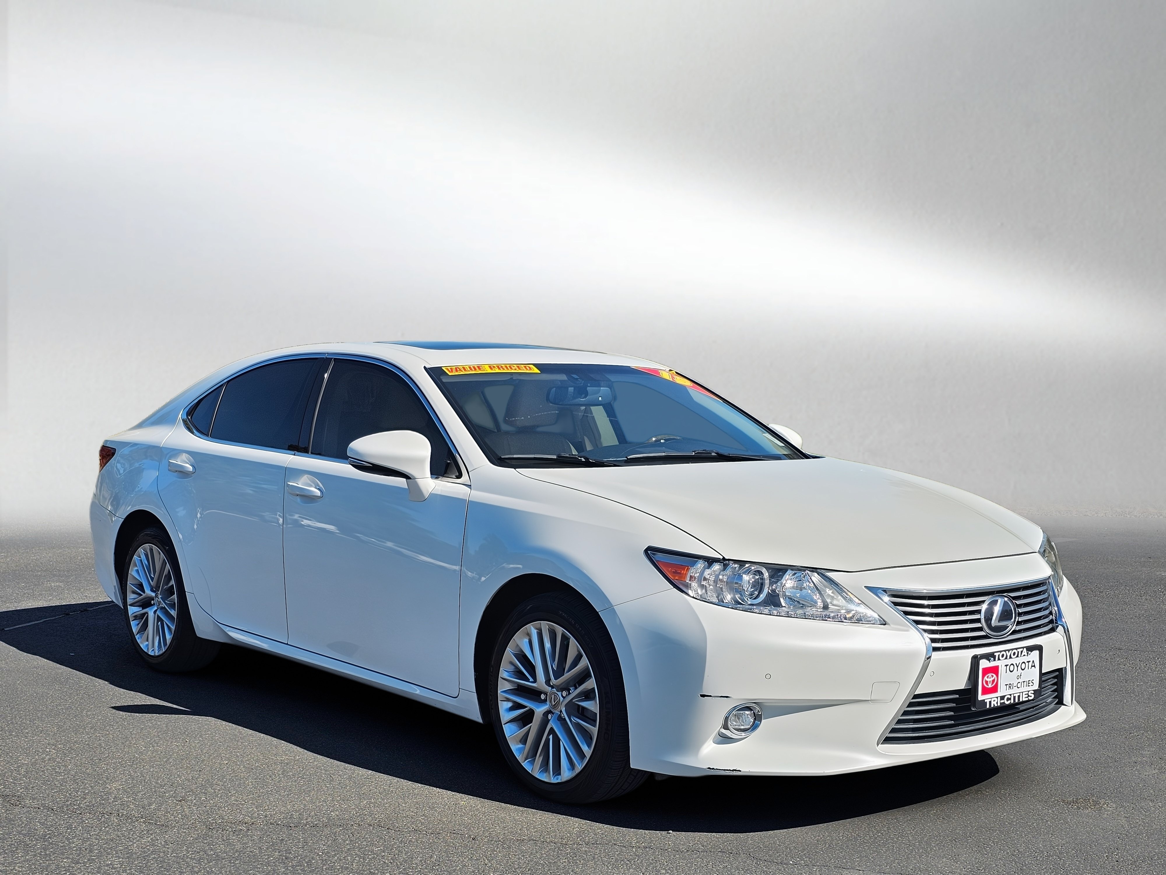 Used 2015 Lexus ES 350 w/ Luxury Package FWD image 7