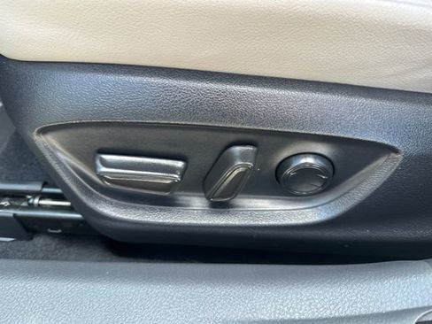 Used 2024 Toyota Camry SE FWD image 17