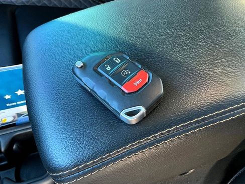 Used 2021 Jeep Gladiator Overland image 35