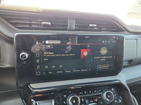 Used 2025 GMC Sierra 2500 AT4 image 19