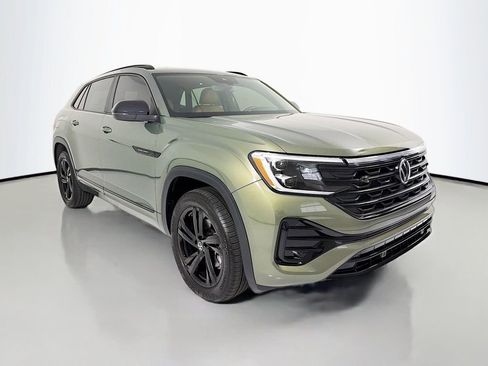 Used 2025 Volkswagen Atlas Cross Sport SEL R-Line image 1