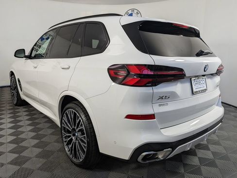 New 2026 BMW X5 xDrive40i w/ M Sport Package AWD/4WD image 8
