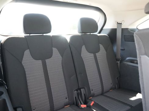 Used 2022 Kia Sorento LX image 16