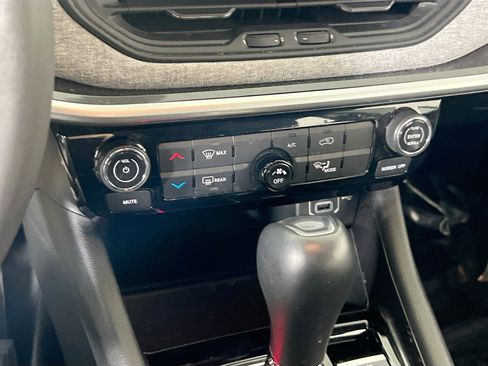 Used 2022 Jeep Compass Latitude image 15