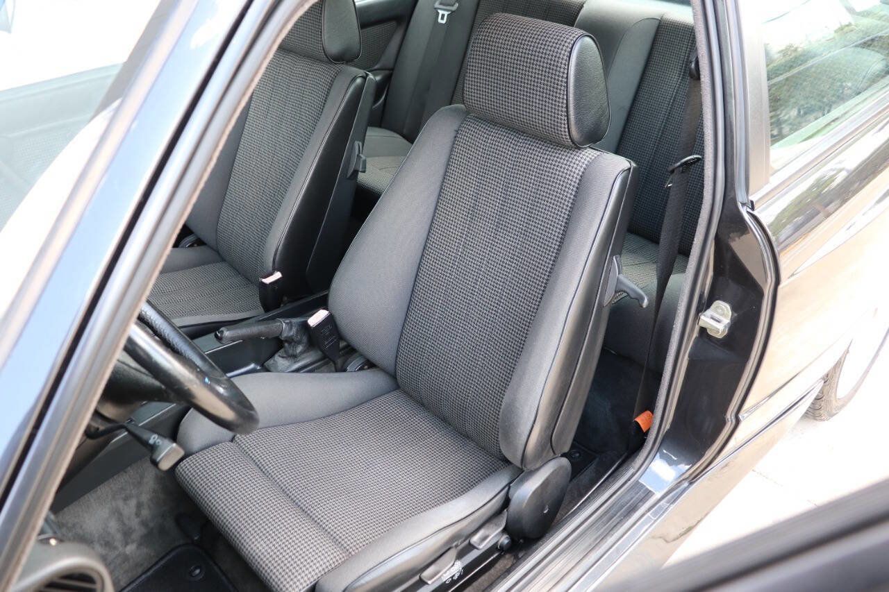 Used 1987 BMW M3 image 16