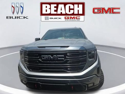 Used 2023 GMC Sierra 1500 AT4 w/ AT4 Premium Package AWD/4WD image 5