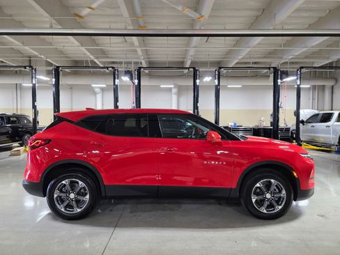 Used 2025 Chevrolet Blazer LT FWD image 8