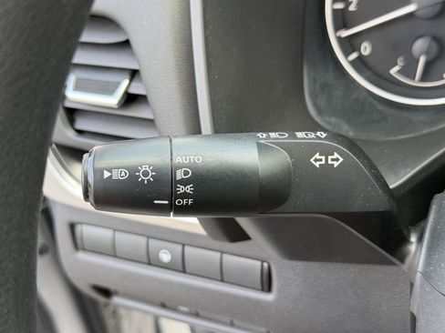 Used 2023 Nissan Rogue SV FWD image 19