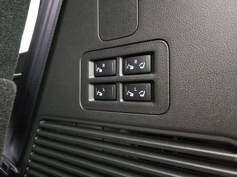 Used 2025 Nissan Armada SL image 41