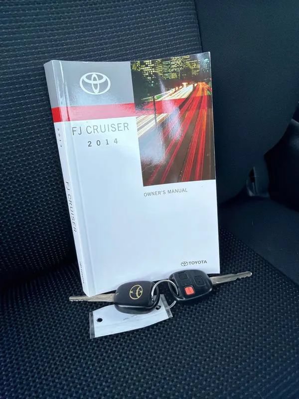 Used 2014 Toyota FJ Cruiser 4WD w/ Upgrade Package image 8